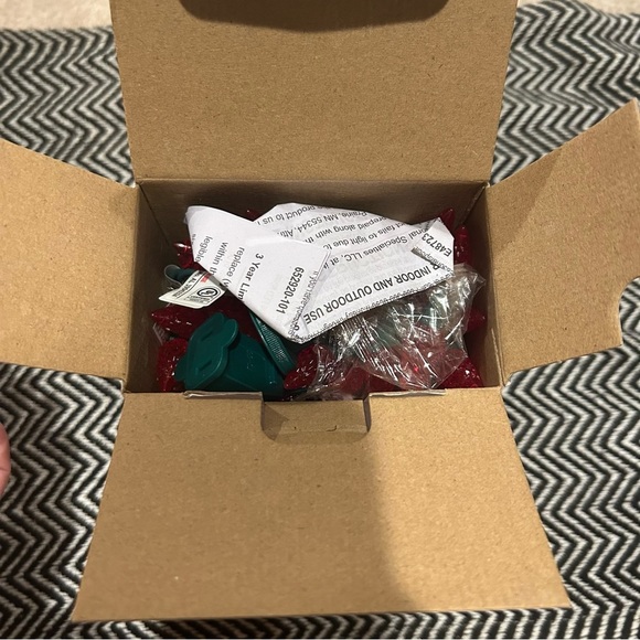 Wondershop Target Christmas 60 LED Red Faceted C6 Lights 19.8 Lighted Length - Picture 4 of 4